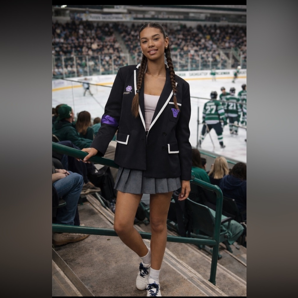 🥳SUPER RARE🥳 The Wild Collective x Anthropologie NCAA
Piped Blazer size M.